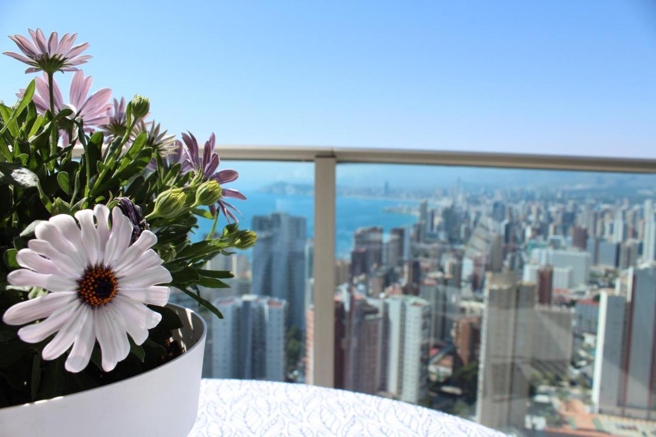 Apartamento de Lujo con terraza privada y vistas al mar en Torre Lúgano Benidorm Exterior foto